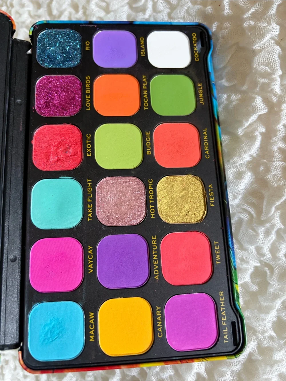 Revolution Beauty Forever Flawless Affinity Shadow Palette